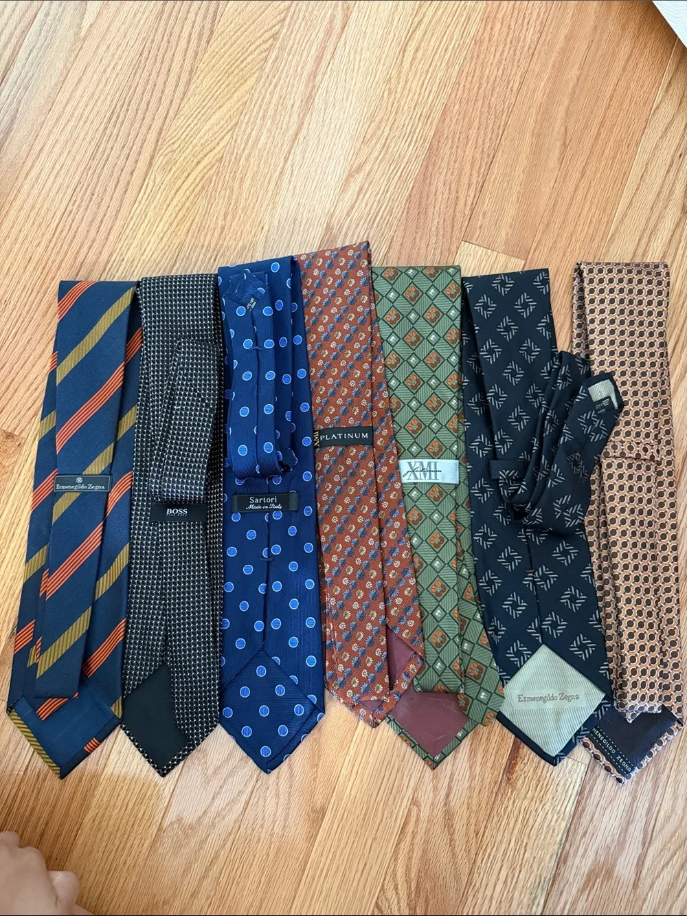 7 Classic Men's Necktie Set - Assorted Patterns in Blue, Green, Brown, Black